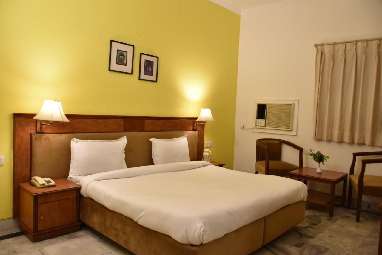 Greenwood Hotel ขชุราโห ภายนอก รูปภาพ
