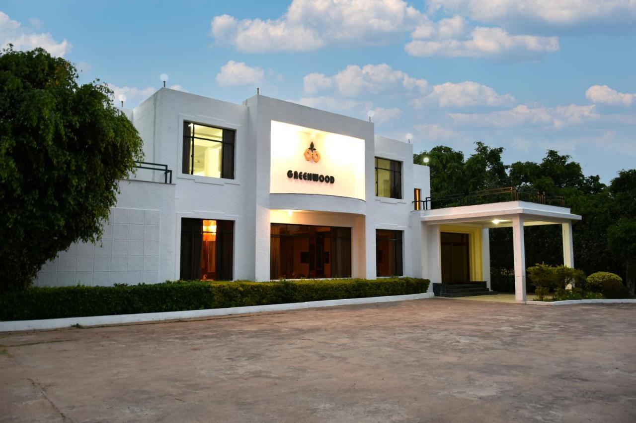 Greenwood Hotel ขชุราโห ภายนอก รูปภาพ