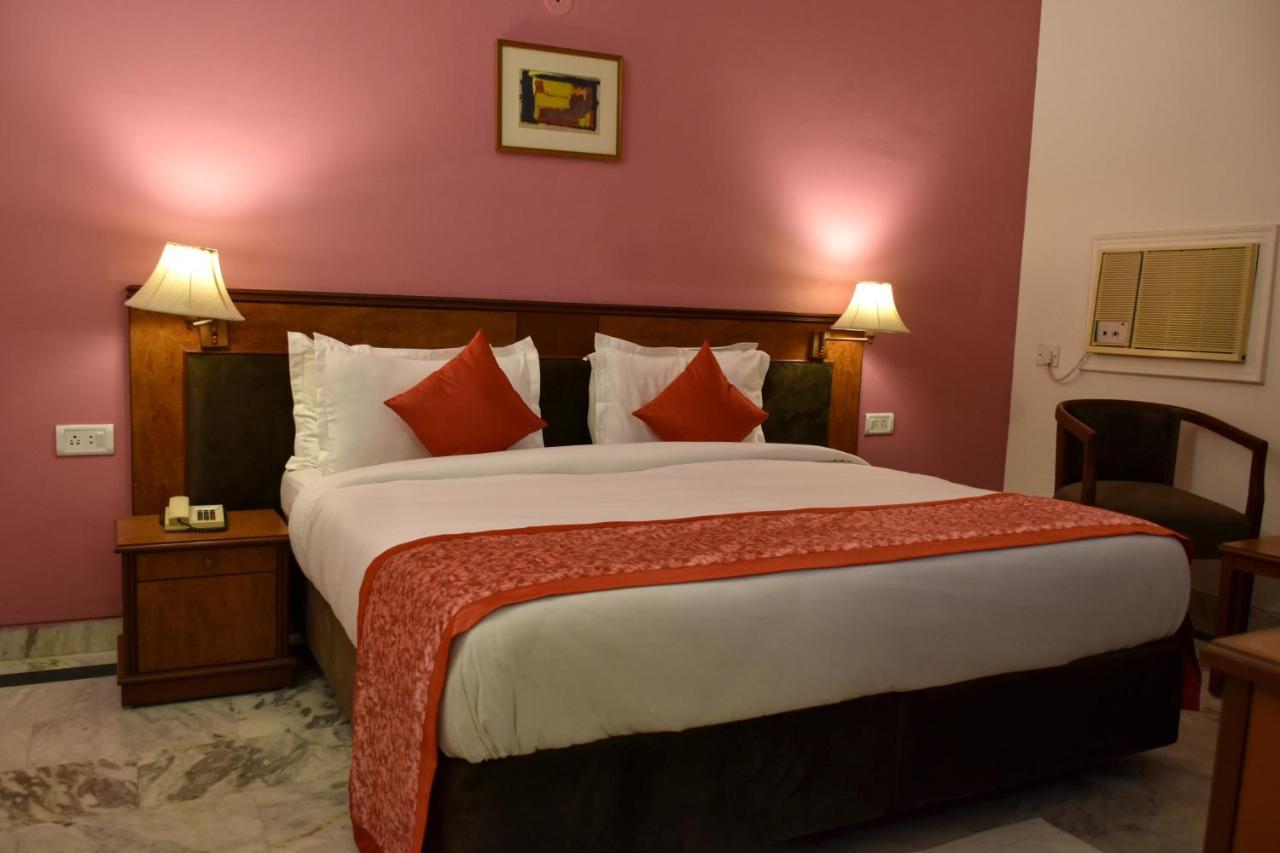 Greenwood Hotel ขชุราโห ภายนอก รูปภาพ