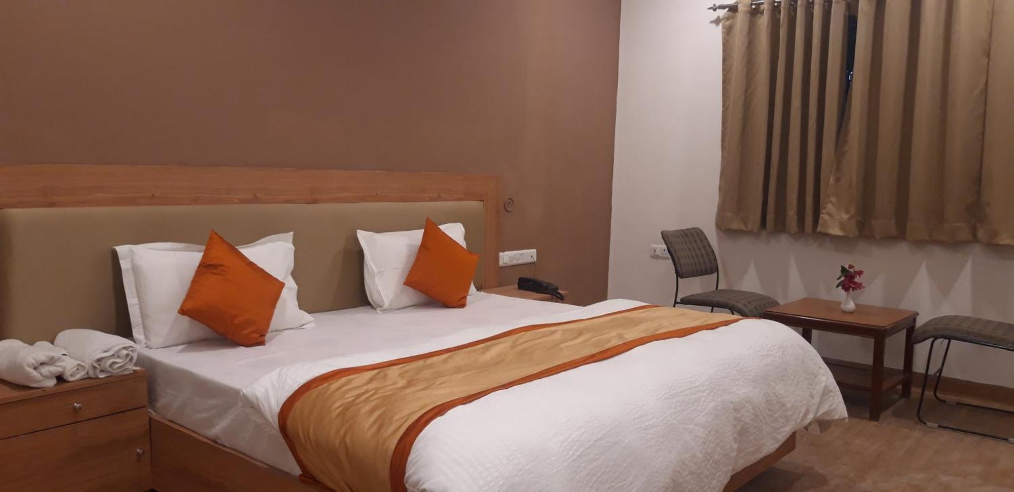 Greenwood Hotel ขชุราโห ภายนอก รูปภาพ