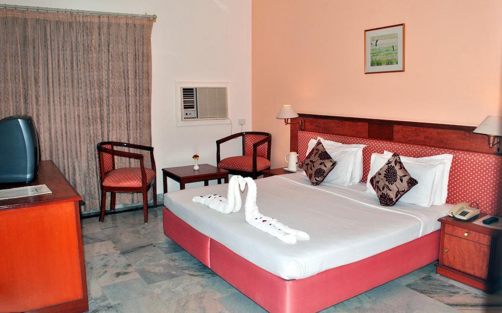 Greenwood Hotel ขชุราโห ห้อง รูปภาพ